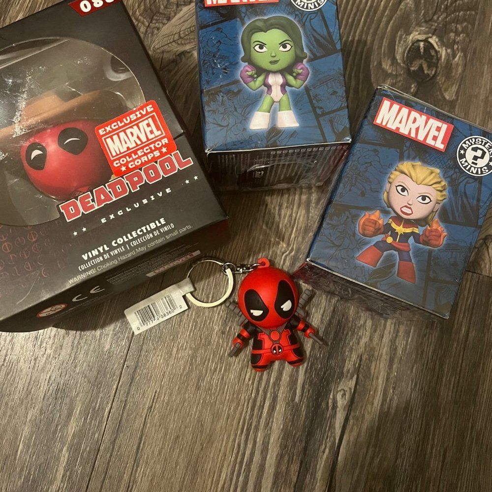 Dorbz Marvel Deadpool Vinyl with Keychain NRFB Funko Marvel Mystery Mini's